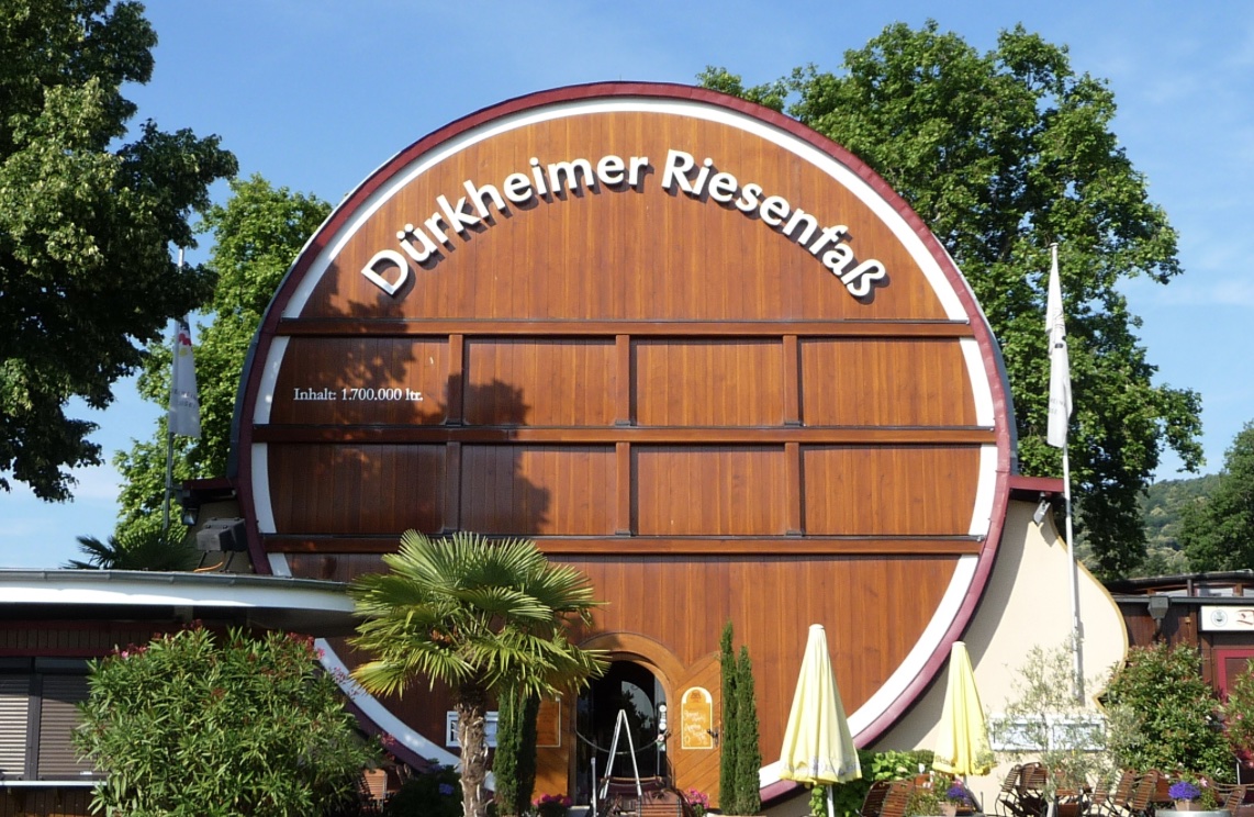 Das große hölzerne Dürkheimer Riesenfass in Bad Dürkheim